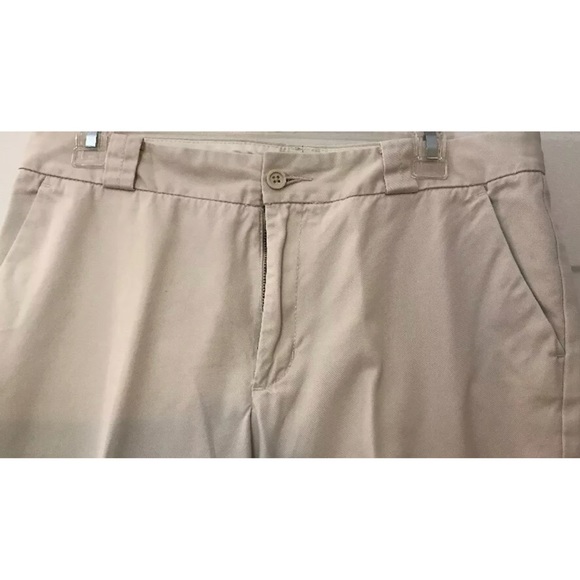Women's Gap Khaki Classic Fit Capri - Picture 2 of 5